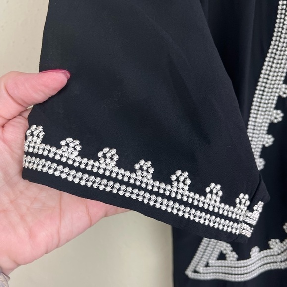 Grifflin Paris Off the Shoulder Sheer Dress Size Small‎ (D1-10) - Picture 3 of 5